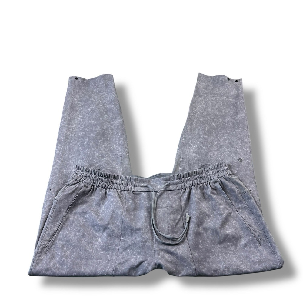 Lululemon License To Train Pants 29" Gravel Dust Asphalt Grey Mens Sz 2XL EUC